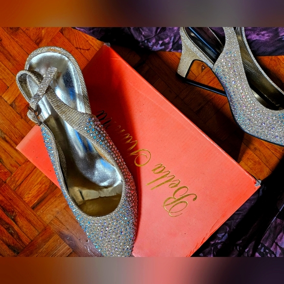 Bella Hannah rhinestones dress shoe in Gold, U.S 11 - Picture 8 of 8